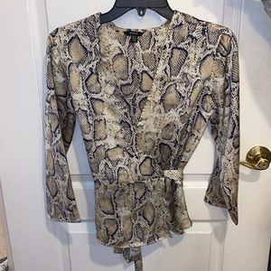 Navy and Cream Leopard 3/4 Sleeve Top